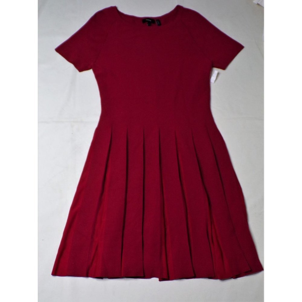 THEORY Pleated Knit Tee Flare Dress Red Large NEW $455 - Picture 6 of 10